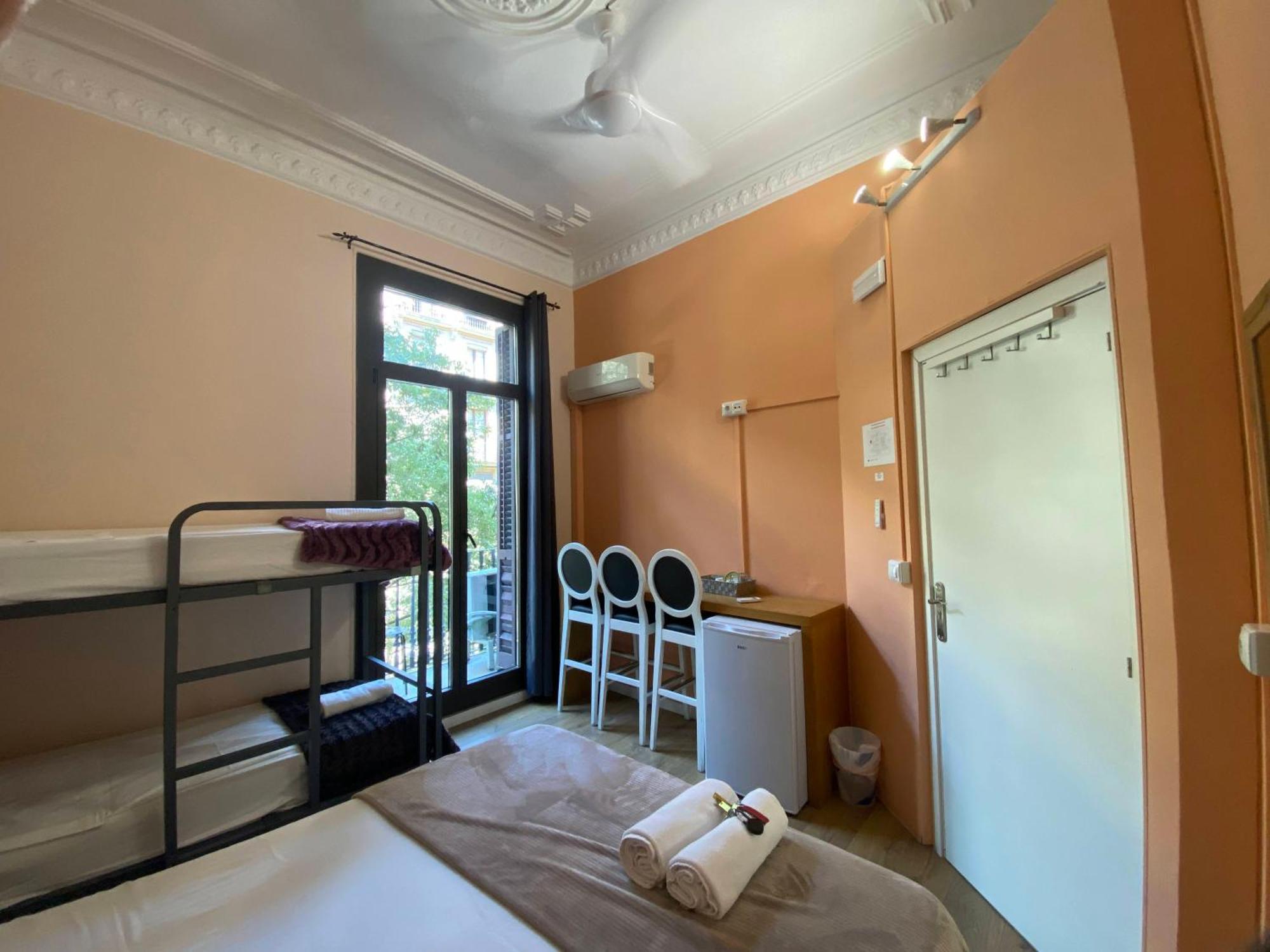 Sant Antoni Hostal, Sustainable Tourism Барселона Екстериор снимка