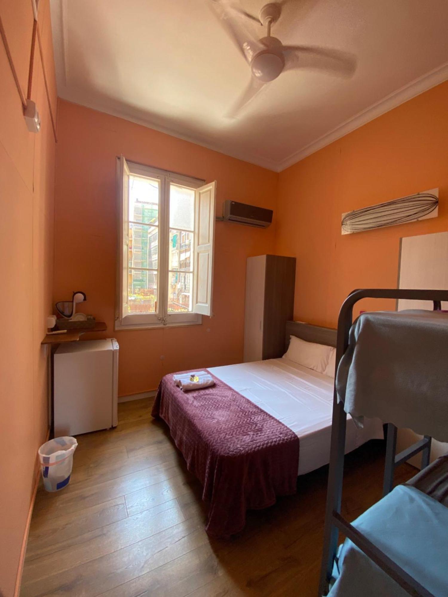 Sant Antoni Hostal, Sustainable Tourism Барселона Екстериор снимка
